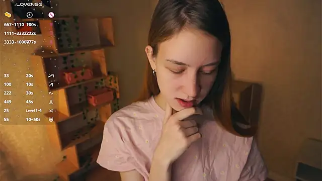 Snapshot of IveyColley chatting on December 5, 2025, 7:06 am IveyColley online show from December 5, 2025, 7:06 am