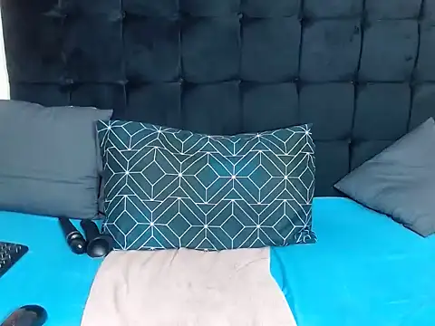 CaramelBootty online show from October 25, 2025, 4:02 pm