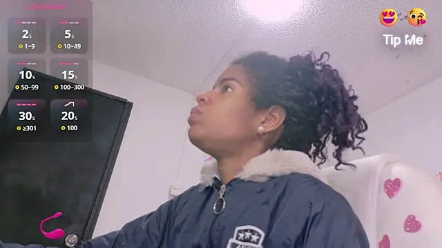 Snapshot of thianahorny chatting on March 16, 2026, 1:37 pm thianahorny online show from March 16, 2026, 1:37 pm