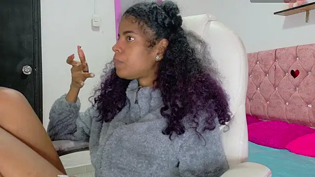 Snapshot of thianahorny chatting on March 26, 2026, 12:55 pm thianahorny online show from March 26, 2026, 12:55 pm