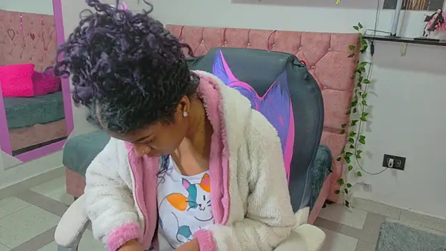 Snapshot of thianahorny chatting on April 1, 2026, 1:41 pm thianahorny online show from April 1, 2026, 1:41 pm