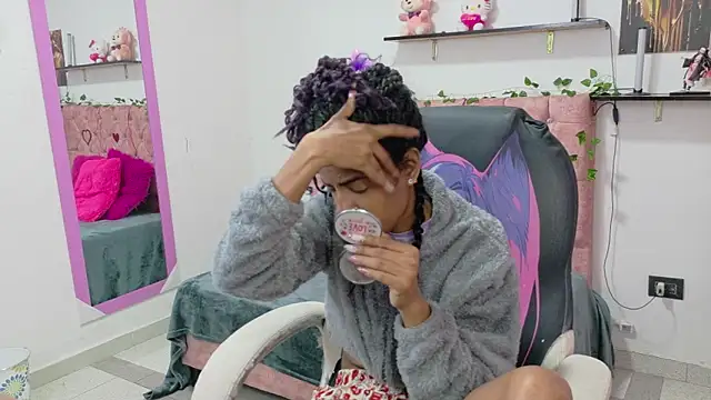 Snapshot of thianahorny chatting on April 2, 2026, 1:42 pm thianahorny online show from April 2, 2026, 1:42 pm