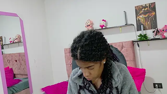 Snapshot of thianahorny chatting on April 3, 2026, 8:34 am thianahorny online show from April 3, 2026, 8:34 am