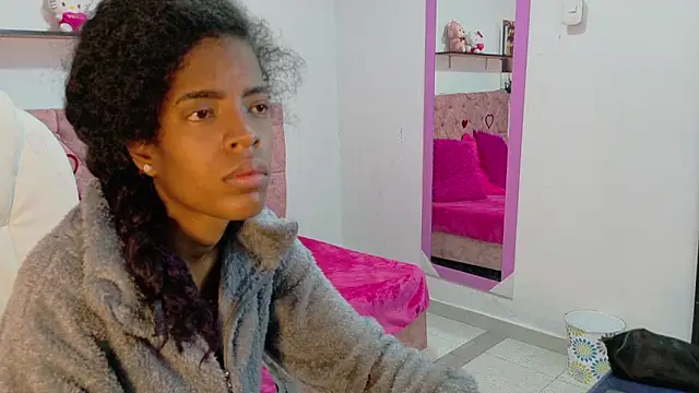 Snapshot of thianahorny chatting on April 8, 2026, 1:00 pm thianahorny online show from April 8, 2026, 1:00 pm