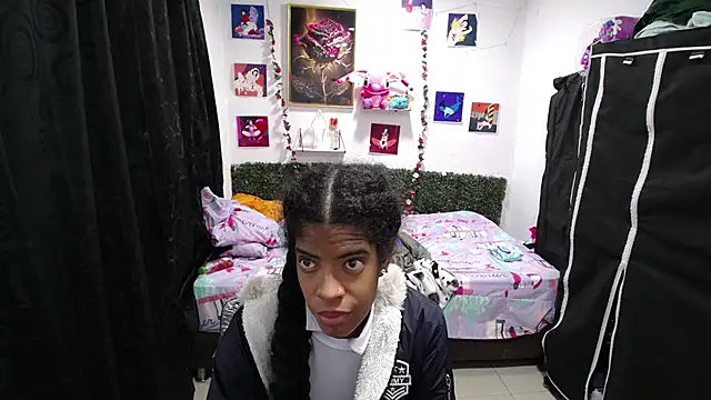 Snapshot of thianahorny chatting on April 15, 2026, 12:45 pm thianahorny online show from April 15, 2026, 12:45 pm