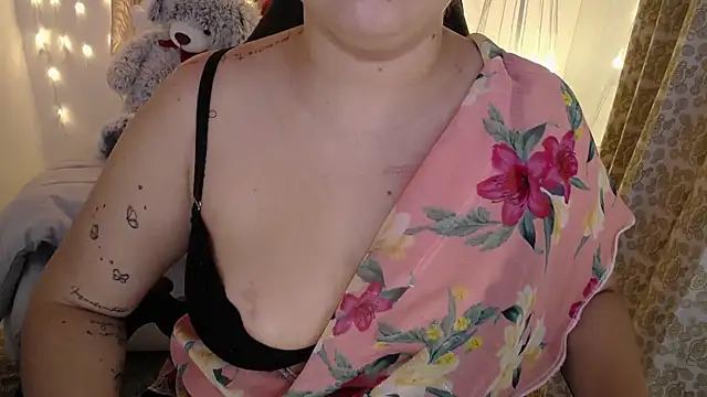 krishnaveni   online show from November 28, 2025, 1:25 pm