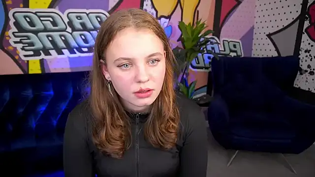 SnowWhiti online show from October 28, 2025, 2:20 pm