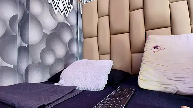 hannah teehn online show from November 5, 2025, 7:03 pm