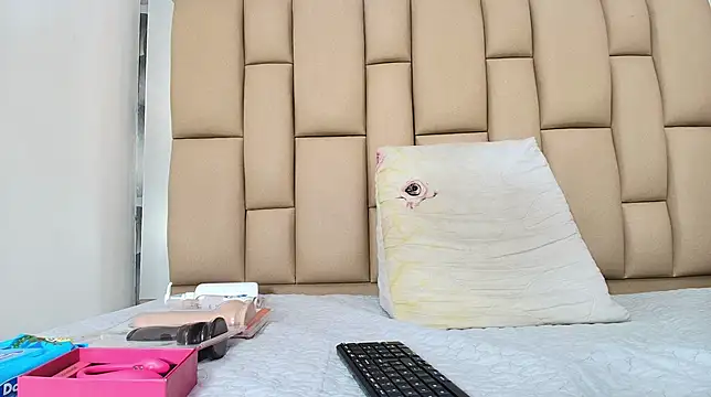 hannah teehn online show from November 27, 2025, 7:16 pm