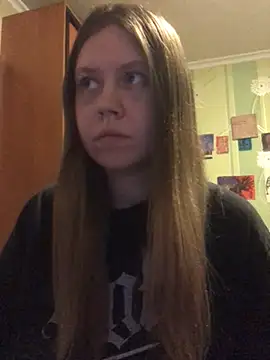 LunaVirelle online show from March 17, 2026, 8:23 pm