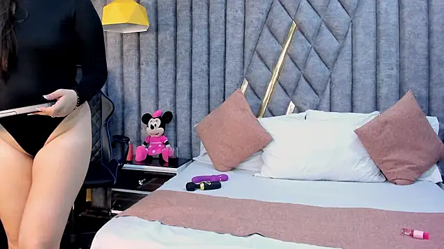 RousseWalker online show from October 14, 2025, 9:15 pm