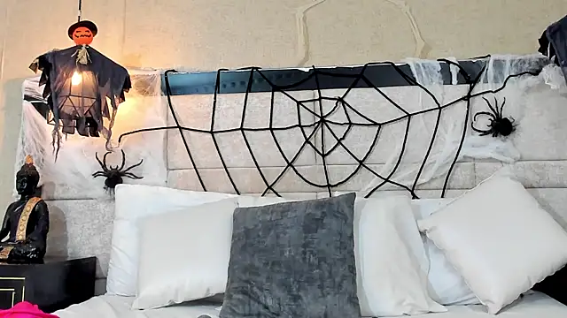 RousseWalker online show from October 25, 2025, 1:07 pm