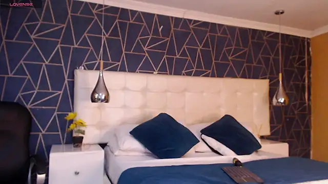 RousseWalker online show from October 31, 2025, 6:53 pm