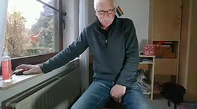 super-snoopy online show from December 8, 2024, 9:24 am