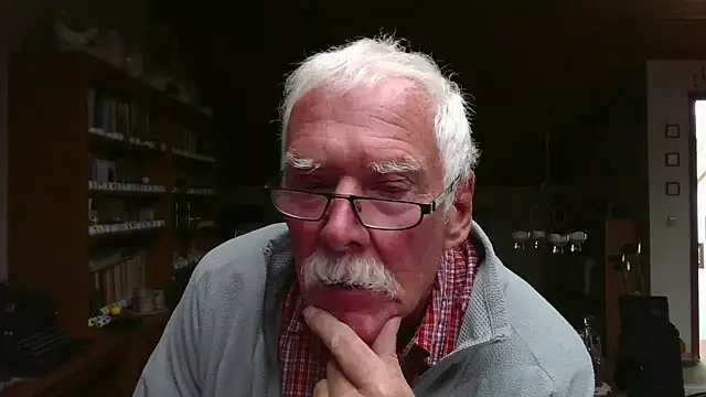 super-snoopy online show from September 14, 2025, 8:35 am