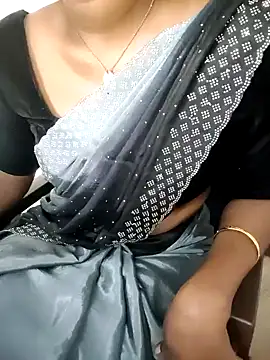 Snapshot of Tamilmallu-duskygirl03 chatting on November 15, 2025, 5:27 am Tamilmallu-duskygirl03 online show from November 15, 2025, 5:27 am