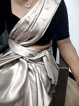 Snapshot of Tamilmallu-duskygirl03 chatting on November 20, 2025, 6:40 pm Tamilmallu-duskygirl03 online show from November 20, 2025, 6:40 pm