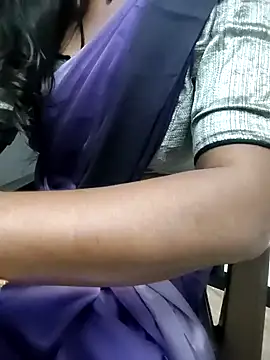 Snapshot of Tamilmallu-duskygirl03 chatting on November 26, 2025, 7:15 pm Tamilmallu-duskygirl03 online show from November 26, 2025, 7:15 pm