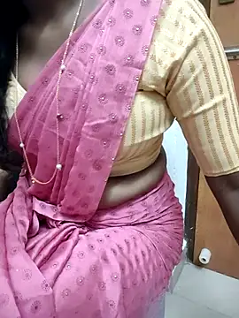 Snapshot of Tamilmallu-duskygirl03 chatting on December 15, 2025, 6:39 am Tamilmallu-duskygirl03 online show from December 15, 2025, 6:39 am