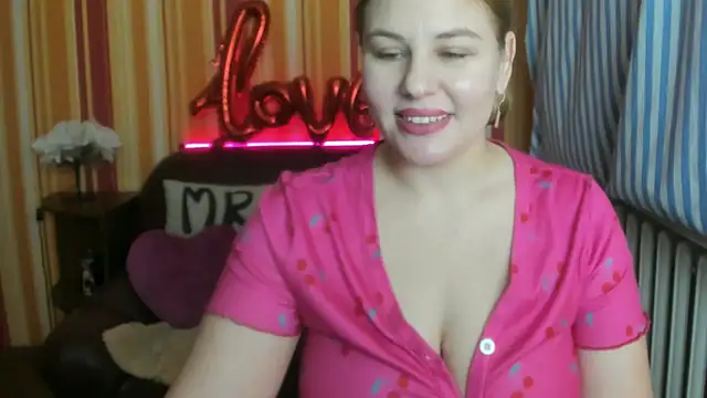 Snapshot of Passion-Blondy chatting on December 15, 2024, 6:04 pm Passion-Blondy online show from December 15, 2024, 6:04 pm
