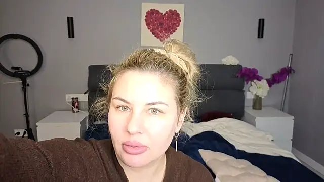 Passion-Blondy online show from March 12, 2026, 7:42 pm