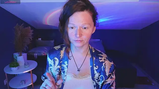 AuroraBorealis   online show from October 16, 2025, 6:58 am