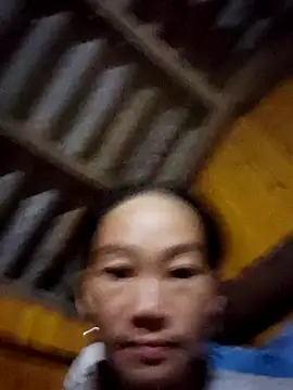 gio-thu online show from October 12, 2025, 1:43 pm