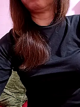 Snapshot of Jonaa99 chatting on December 18, 2025, 5:41 pm Jonaa99 online show from December 18, 2025, 5:41 pm