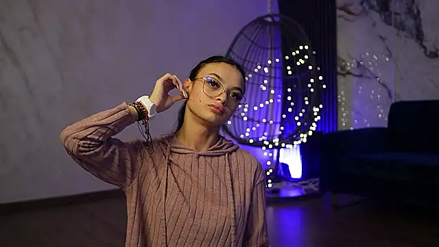 Snapshot of RachelRavee chatting on February 10, 2026, 5:22 am RachelRavee online show from February 10, 2026, 5:22 am