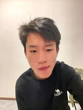 KK-cuteboy online show from November 10, 2025, 10:03 am