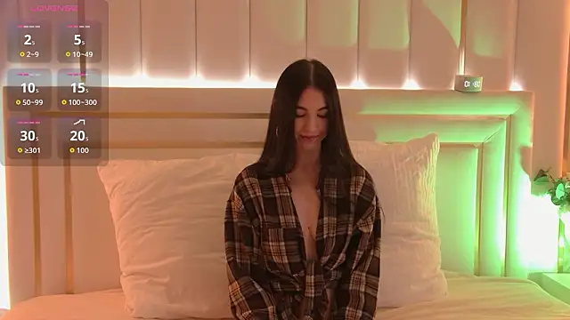 Snapshot of BettyLeen chatting on February 2, 2026, 4:11 am BettyLeen online show from February 2, 2026, 4:11 am