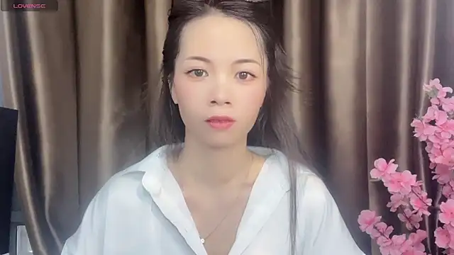 Lynnalltop-165-KeKe online show from October 15, 2025, 12:00 am