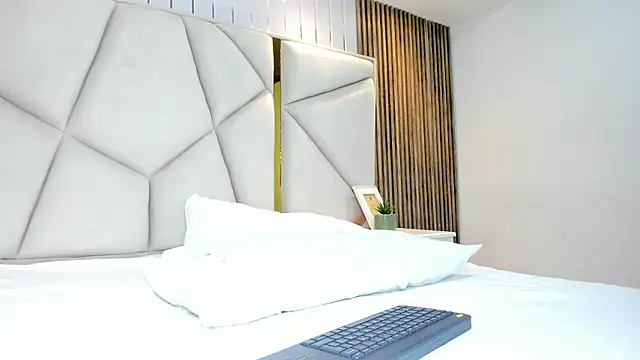 Snapshot of rebeca_brown_ chatting on February 20, 2026, 12:16 pm rebeca brown online show from February 20, 2026, 12:16 pm