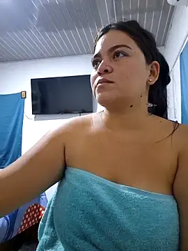 Snapshot of Katiia_15 chatting on October 14, 2025, 8:09 pm Katiia 15 online show from October 14, 2025, 8:09 pm