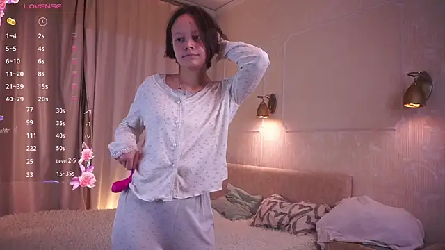 VeliaRogoff online show from November 11, 2025, 1:00 pm