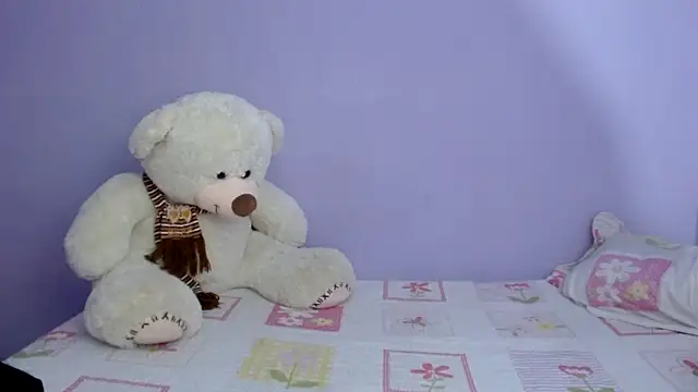 zara cute online show from November 17, 2025, 12:22 pm