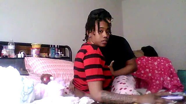 Snapshot of dezzidavill chatting on February 16, 2026, 4:36 pm dezzidavill online show from February 16, 2026, 4:36 pm