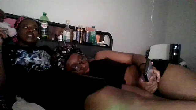 dezzidavill online show from May 17, 2026, 1:03 am