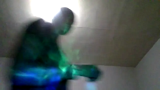 Snapshot of dezzidavill chatting on July 7, 2026, 9:24 am dezzidavill online show from July 7, 2026, 9:24 am