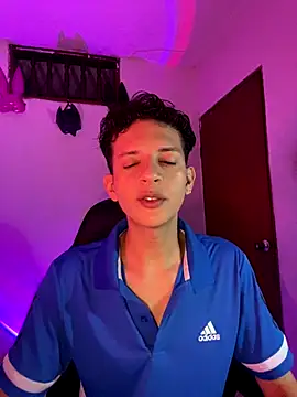 Snapshot of tylernova chatting on October 29, 2025, 3:20 am tylernova online show from October 29, 2025, 3:20 am