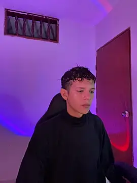 Snapshot of tylernova chatting on November 7, 2025, 3:39 am tylernova online show from November 7, 2025, 3:39 am