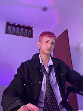 Snapshot of tylernova chatting on November 12, 2025, 3:51 am tylernova online show from November 12, 2025, 3:51 am