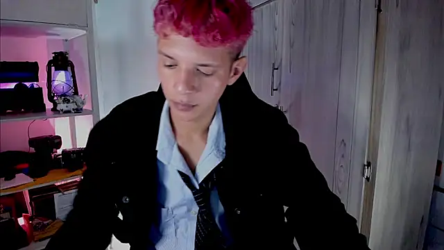 Snapshot of tylernova chatting on November 21, 2025, 11:58 pm tylernova online show from November 21, 2025, 11:58 pm