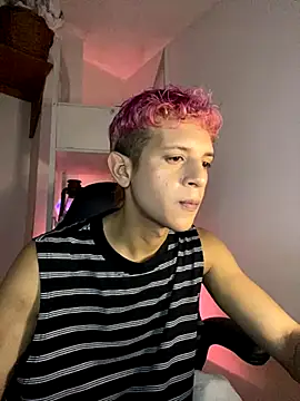 Snapshot of tylernova chatting on November 25, 2025, 3:39 am tylernova online show from November 25, 2025, 3:39 am