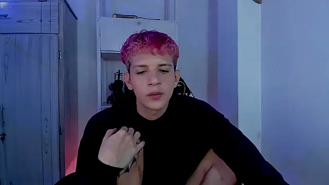 Snapshot of tylernova chatting on November 27, 2025, 3:30 am tylernova online show from November 27, 2025, 3:30 am