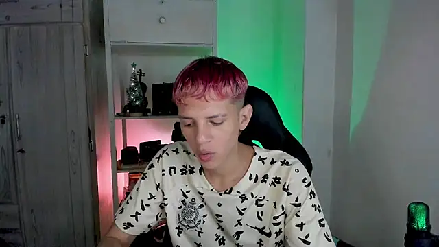 Snapshot of tylernova chatting on December 14, 2025, 1:11 am tylernova online show from December 14, 2025, 1:11 am