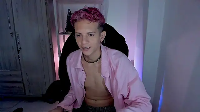 Snapshot of tylernova chatting on December 20, 2025, 3:46 am tylernova online show from December 20, 2025, 3:46 am