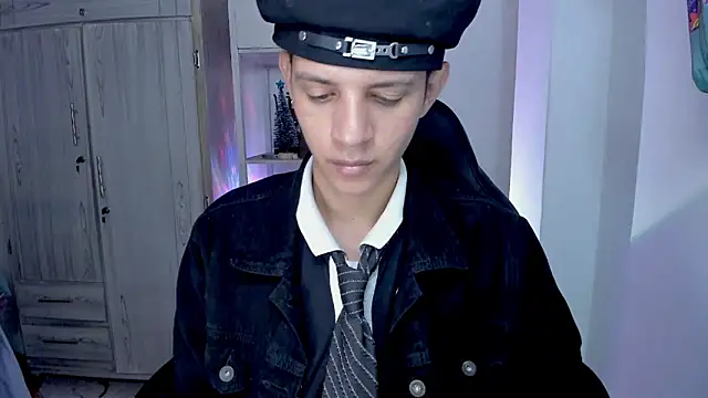Snapshot of tylernova chatting on January 12, 2026, 3:23 am tylernova online show from January 12, 2026, 3:23 am