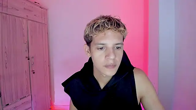 Snapshot of tylernova chatting on February 11, 2026, 3:11 am tylernova online show from February 11, 2026, 3:11 am