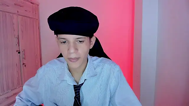 Snapshot of tylernova chatting on February 13, 2026, 3:35 am tylernova online show from February 13, 2026, 3:35 am
